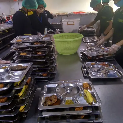 Paket Catering Makan Siang Pabrik Harian di Padang